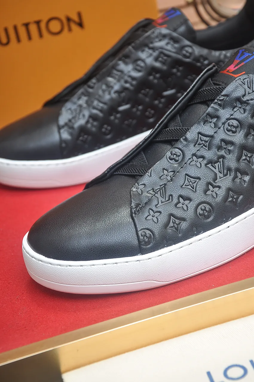 Men's men's shoes💰460💶[LOUIS VUITTON] Same style as LV. Louis Vuitton official website [satisfied] original single hot model, LV original factory cowhide material 👑1:1 original plate, sheepskin lining, original foam outsole. Body accessories one-to-one mold opening 💪 Counter quality 🙏 Dear friends, if you are still worried about wearing matching shoes 💋, then these shoes are your best choice 🎁🎁! 38-44